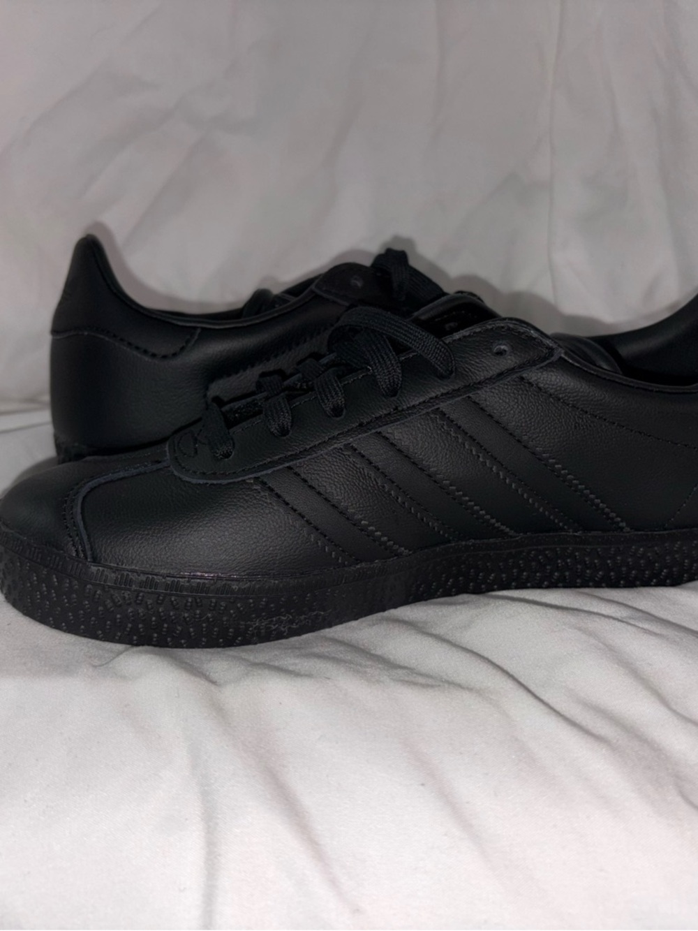 Adidas Gazelle Kids Size 3 Black Sneakers New in Box - Picture 2 of 5